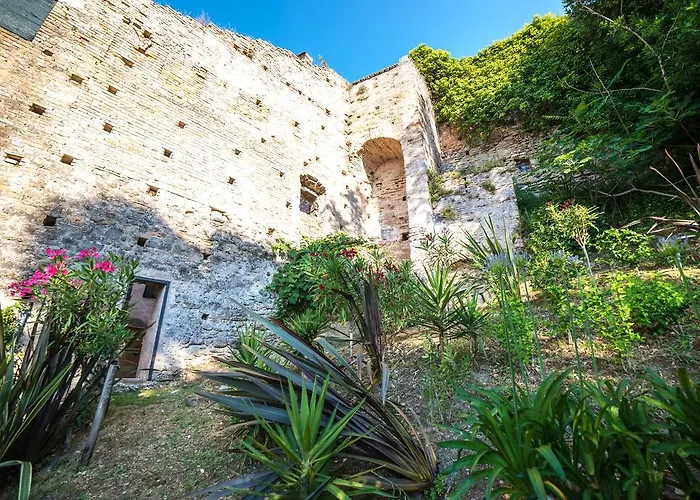 Borgo Marano Bed & Breakfast *